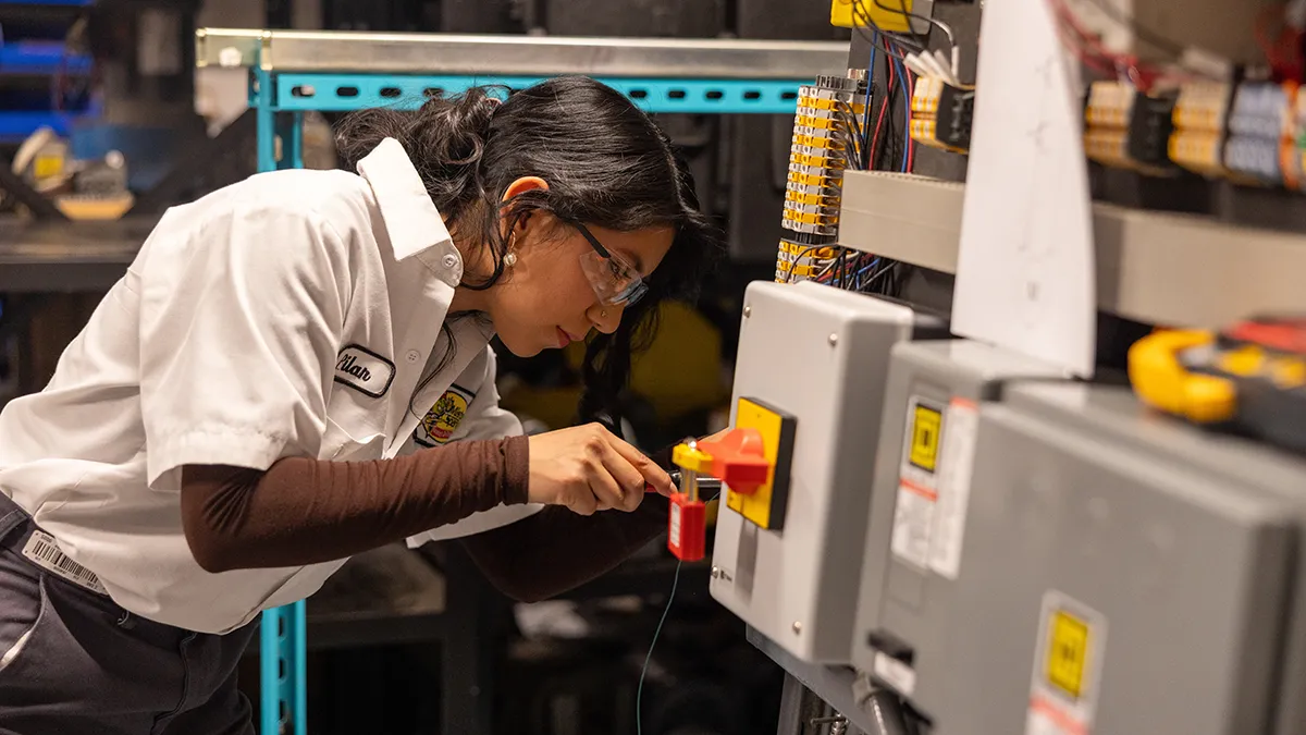 Hands-on training for an Electric Systems Technology student