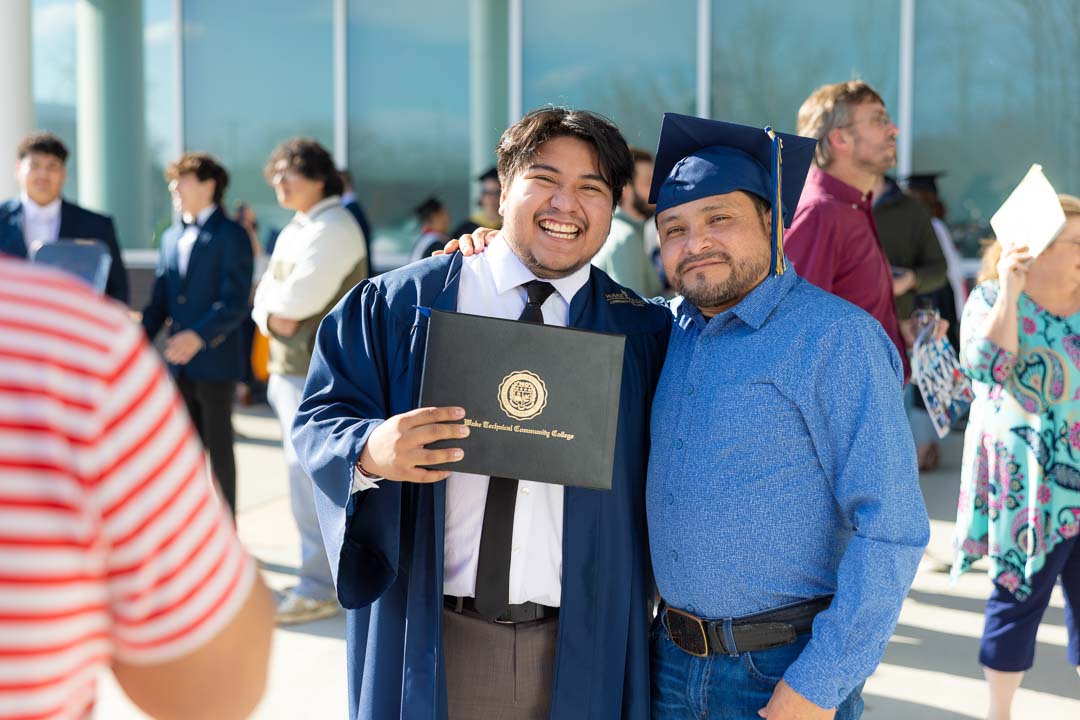 Kevin Reza-Villa, graduate