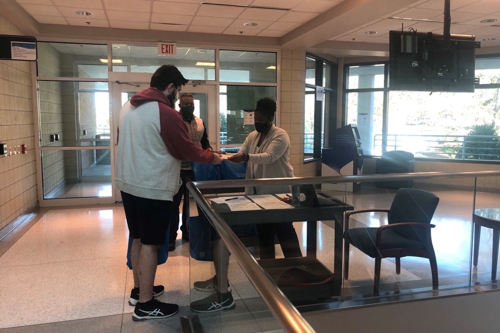 Wake Tech Students Receive Thanksgiving Meals