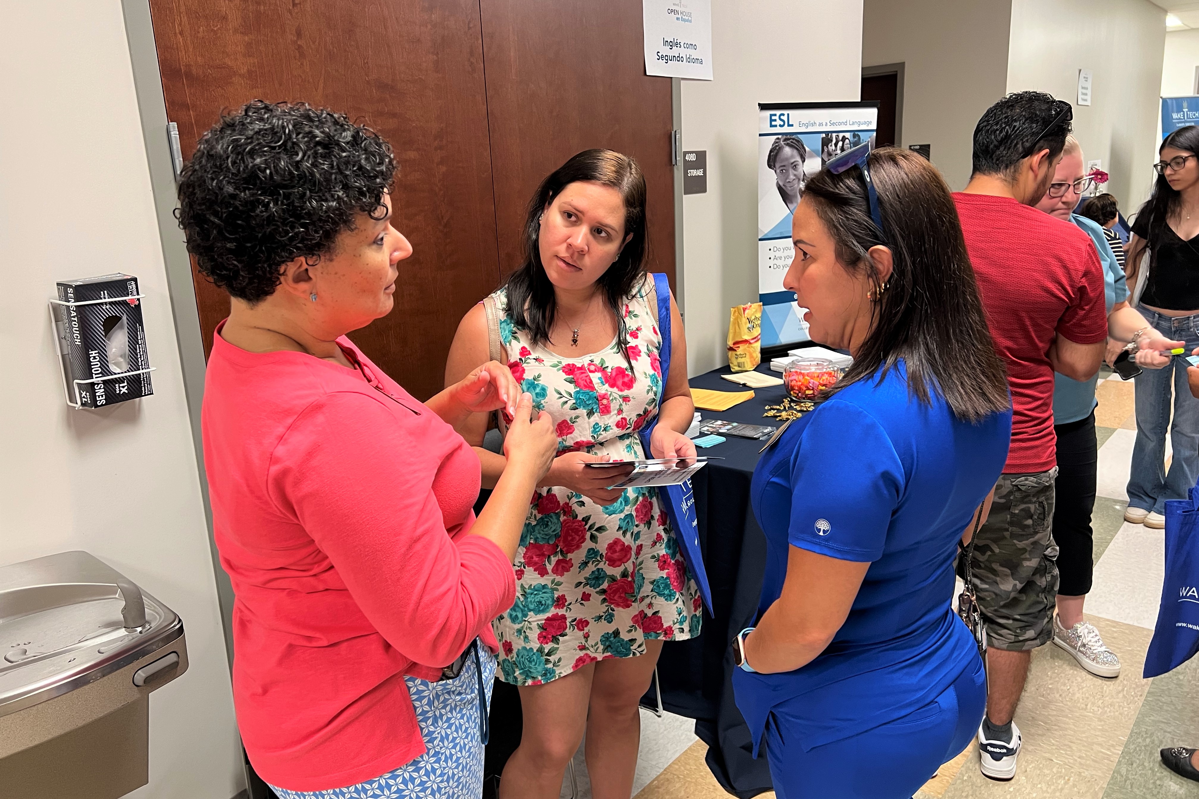 Workforce Continuing Education Open House in Spanish Draws a Crowd