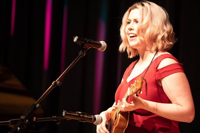Kiki Falkanger, Contestant 