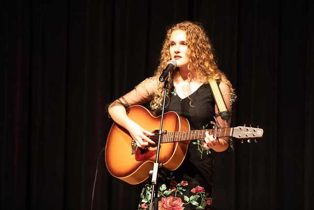 Elle Levert, Contestant 