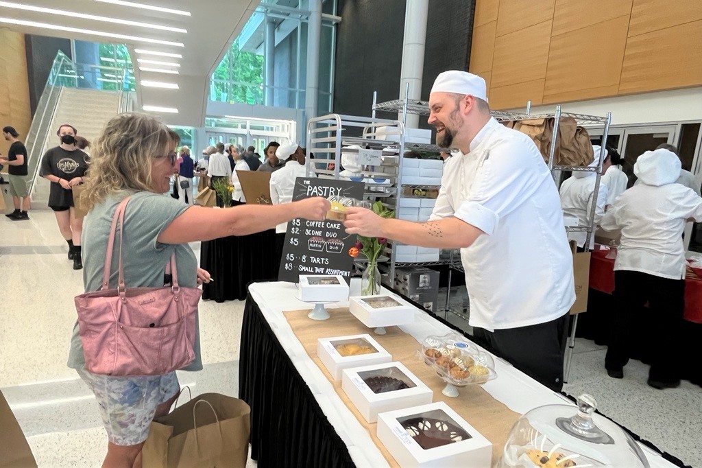 College Hosts Bakers’ Row 