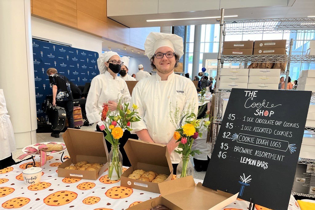 College Hosts Bakers’ Row 