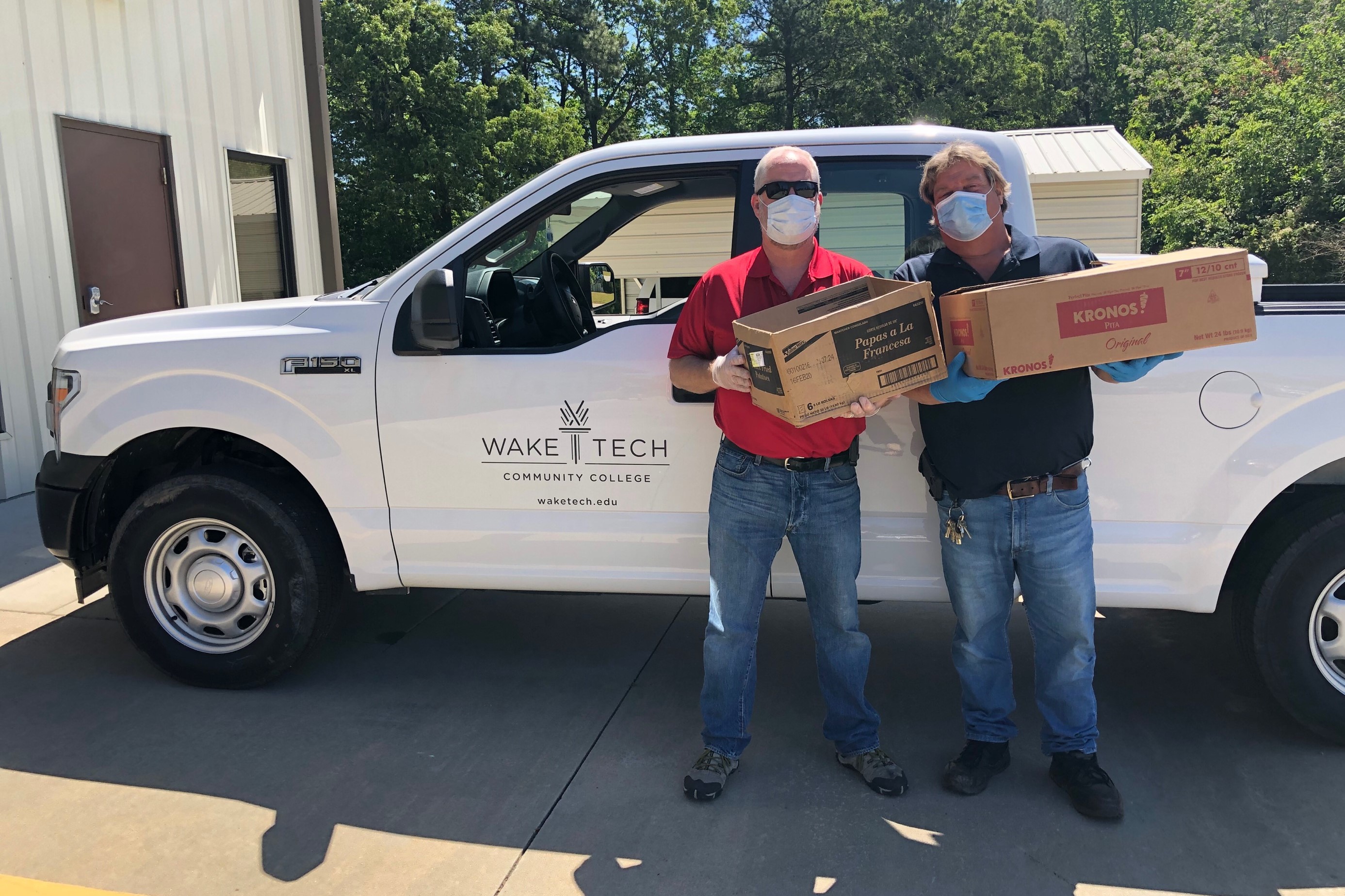 Wake Tech Employees Deliver Lunches to First Responders and Healthcare Workers