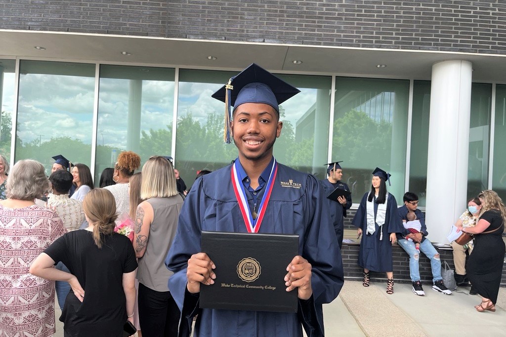 Daniel Bent, graduate
