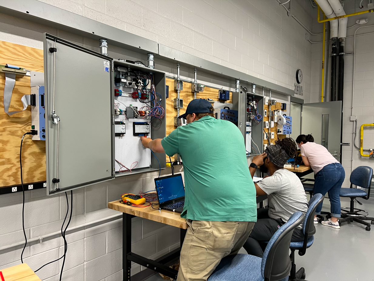 Community Gets Glimpse of New Center for Building Technologies