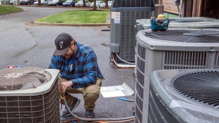 HVAC technician photo