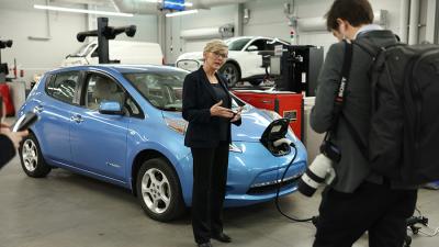 U.S. Energy Secretary Jennifer Granholm greets a Wake Tech student.