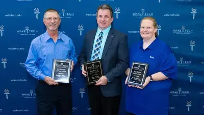 Students receive Academic Excellence Awards