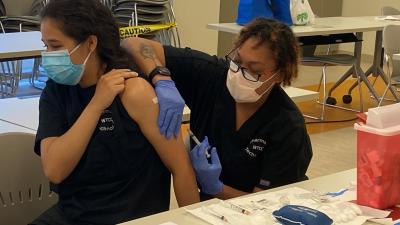 Wake Tech Pharmacy Technology Students Train to Administer Vaccines 