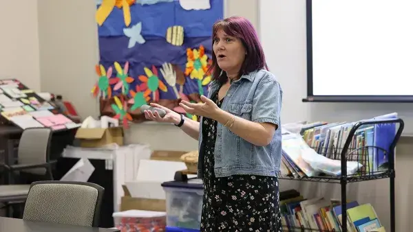 Wake Tech Associate Professor Staci Herman Drauss teaches a class.