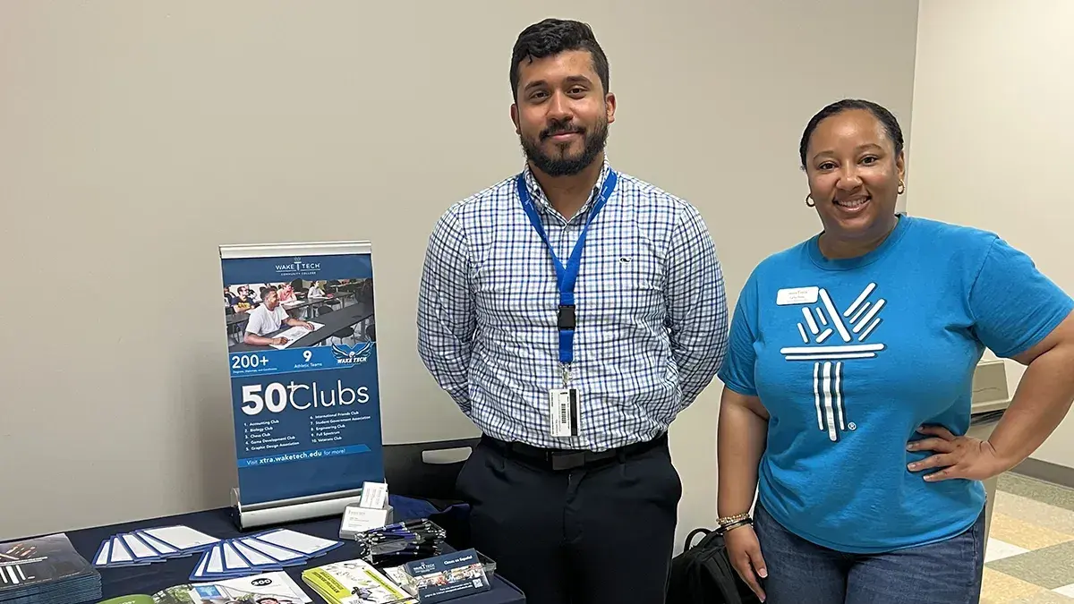 College to Host Open House en Español